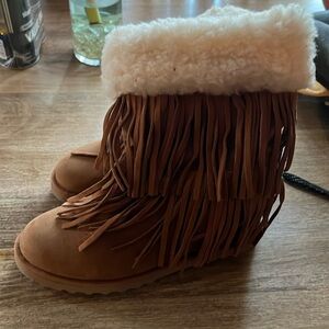 Suede Wedge boots with fringe